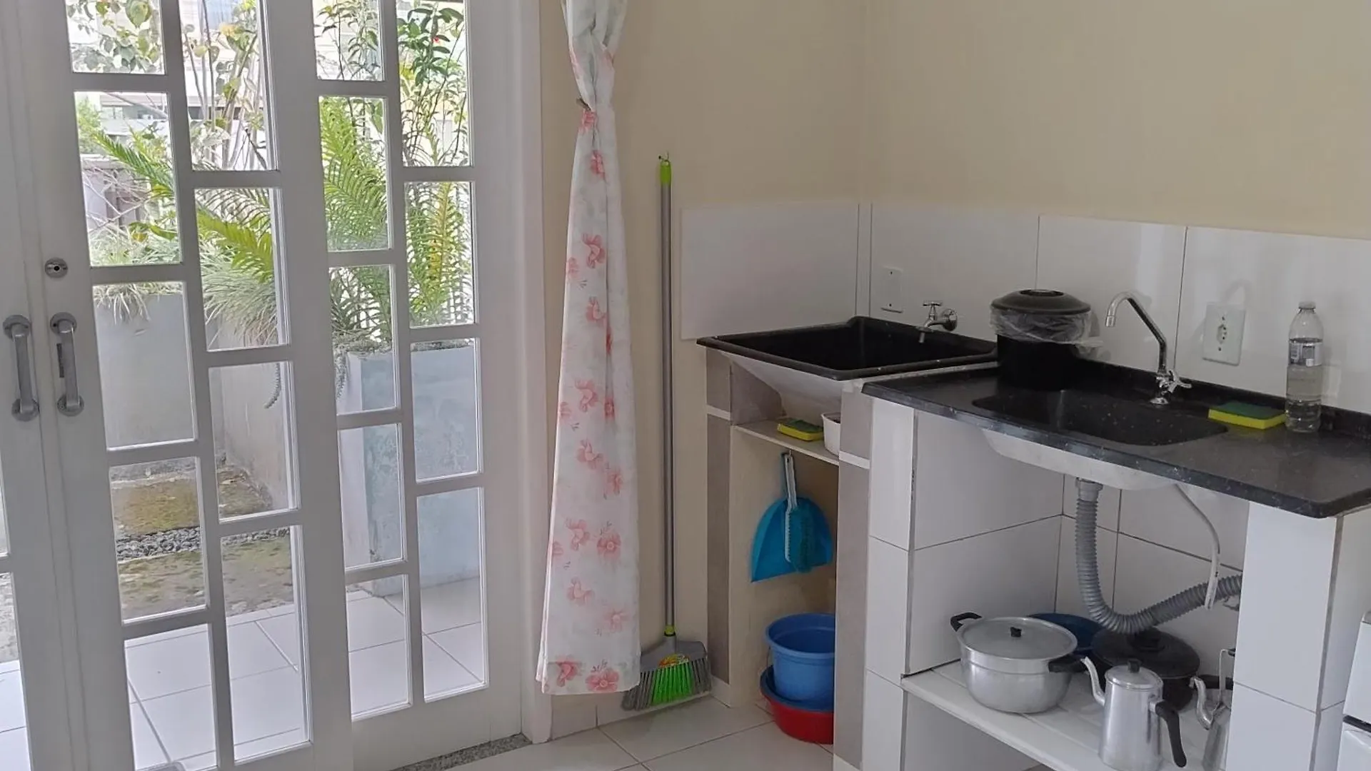 Kitnet Bem Localizada No Bairro Costa E Silva Villa Joinville