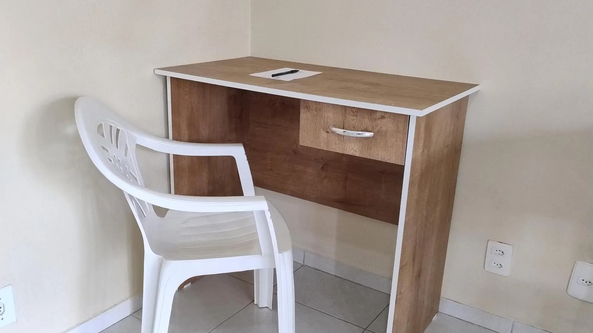 Kitnet Bem Localizada No Bairro Costa E Silva Villa Joinville 0*,