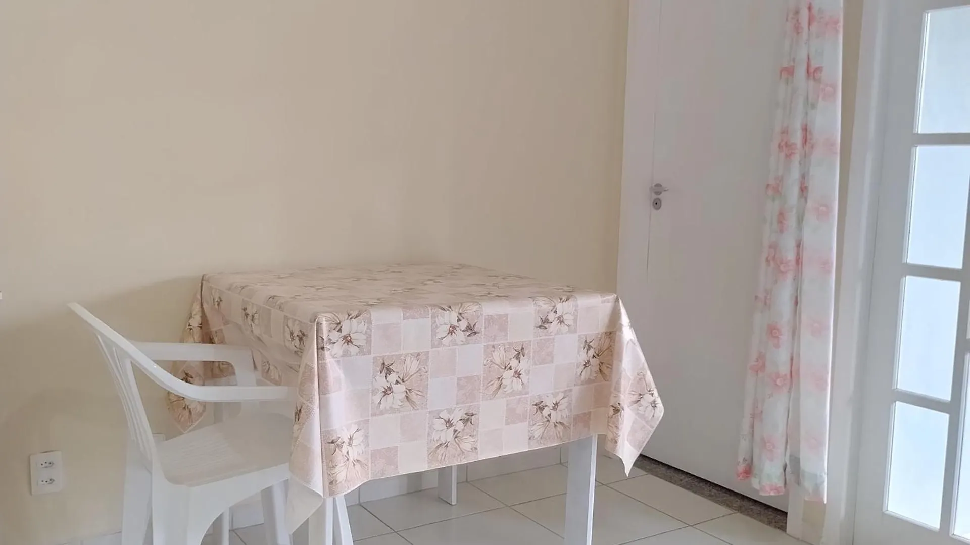 Kitnet Bem Localizada No Bairro Costa E Silva Villa Joinville Brazil
