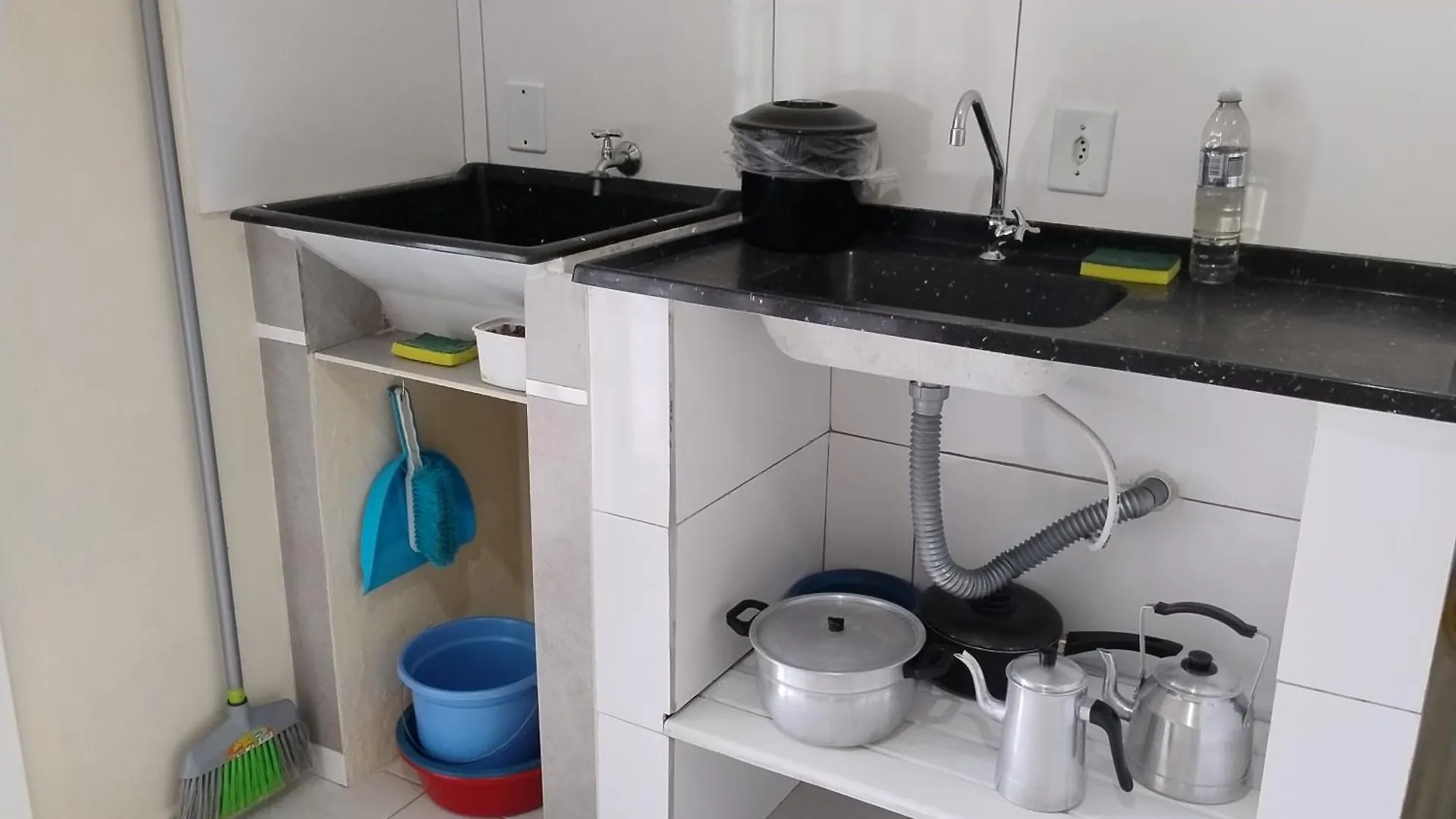 Kitnet Bem Localizada No Bairro Costa E Silva Villa Joinville