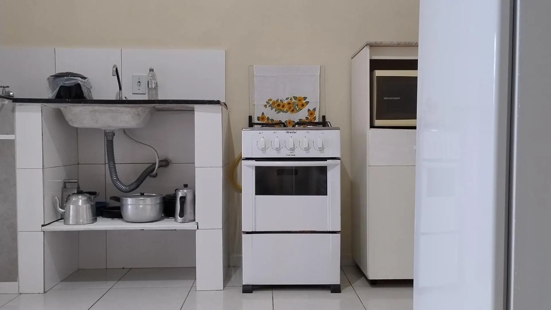 Kitnet Bem Localizada No Bairro Costa E Silva Villa Joinville